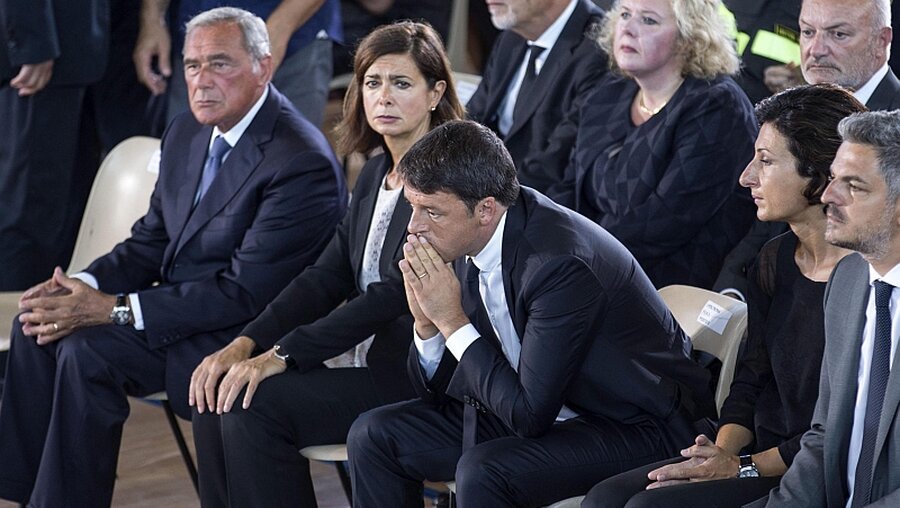 Beerdigung für die Opfer des Erdbebens in Italien  / © Massimo Percossi (dpa)