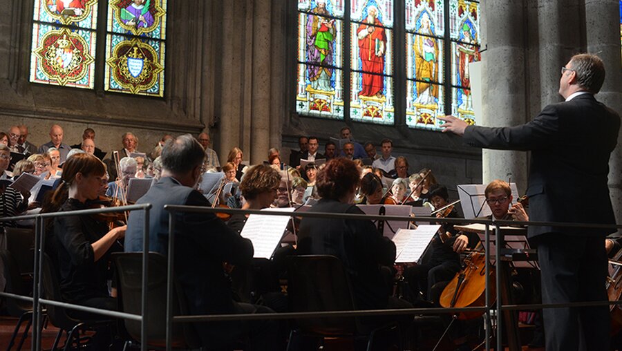 Ein großes Fest mit Chor und Orchester hätte der 25. Geburtstag der Domkantorei werden sollen. / © Beatrice Tomasetti (DR)