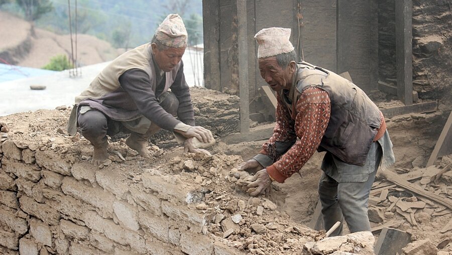 Wiederaufbau in Nepal gestaltet sich schwierig / © Doreen Fiedler (dpa)