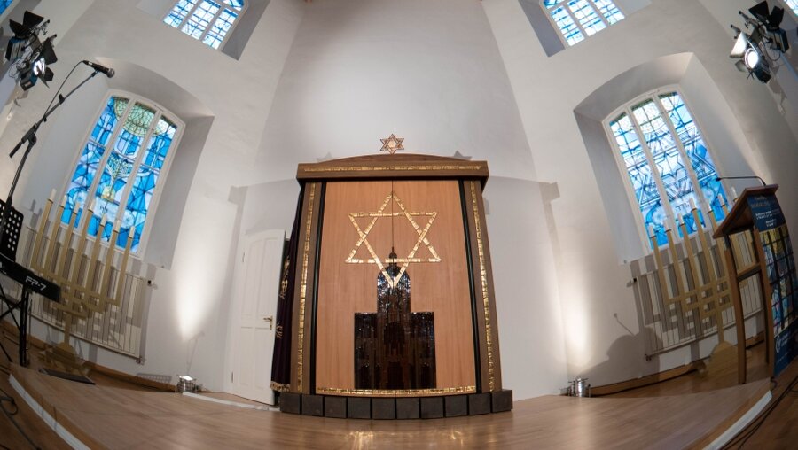 Blick in das Innere der neuen Synagoge (dpa)