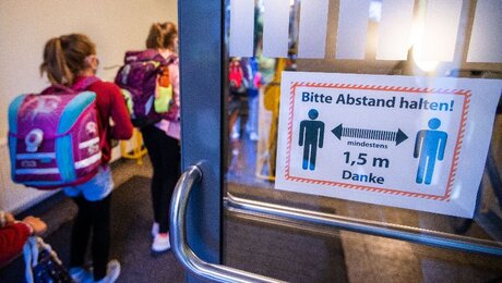 Erstes Bundesland: Mecklenburg-Vorpommern startet ins neue Schuljahr / © Jens Büttner (dpa)