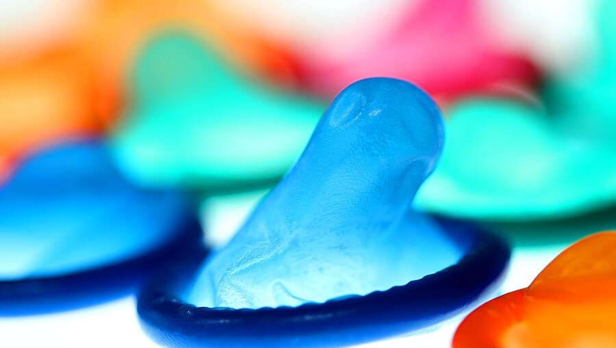 Kondome / © Oliver Berg (dpa)