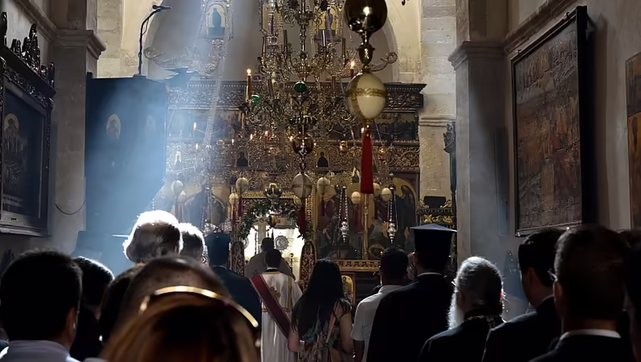 Gottesdienst beim Panorthoxen Konzil / &copy; Harald Oppitz (KNA)