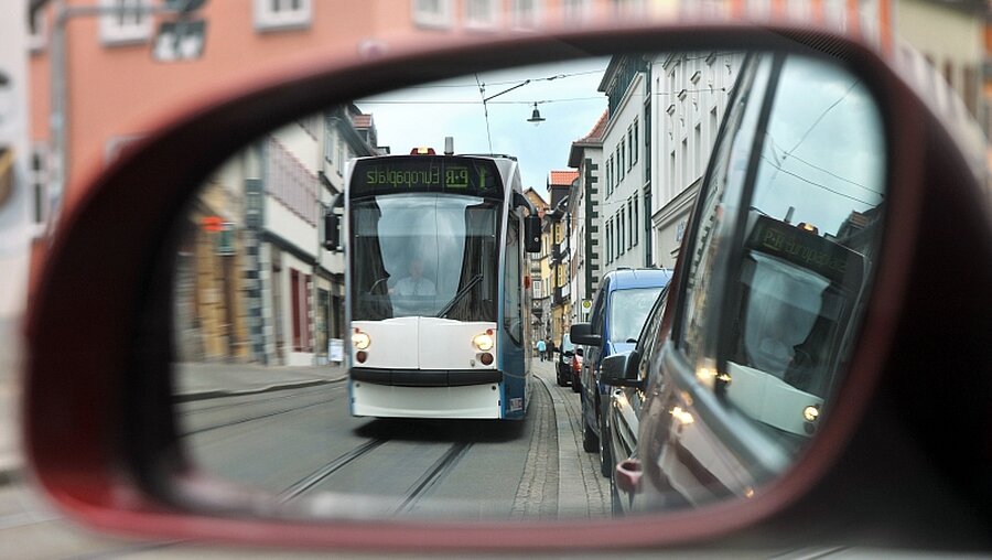 Mehr Straßenbahn, weniger Auto / © Martin Schutt (dpa)