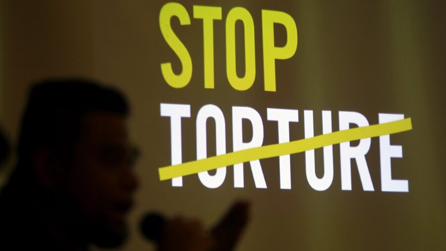 Die Anti-Folter-Kampagne von Amnesty International (dpa)