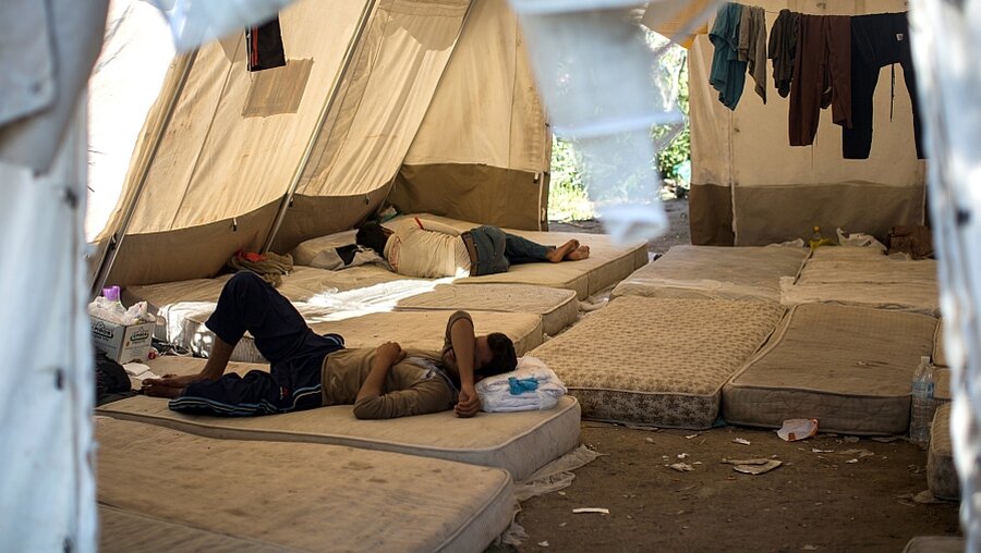 Flüchtlinge auf der griechischen Insel Kos (dpa)