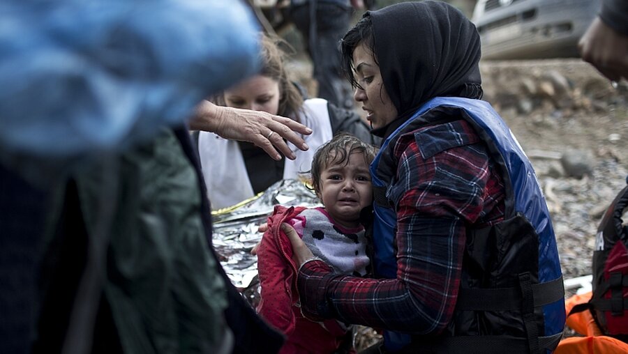 Flüchtlinge auf Lesbos / © Marko Drobnjakovic (KNA)