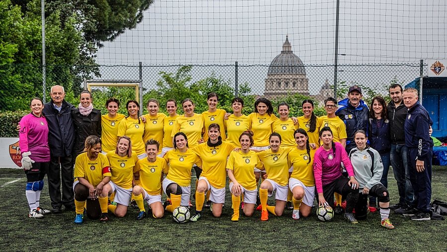 Frauen-Fußballmannschaft des Vatikan / © Stefano dal Pozzolo (KNA)