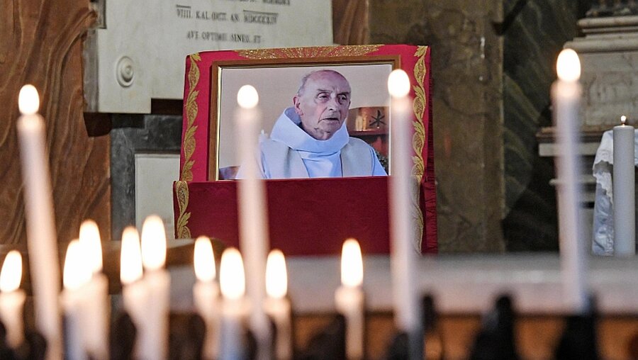 Gedenken an ermordeten Priester Jacques Hamel / © Alessandro Di Meo (dpa)