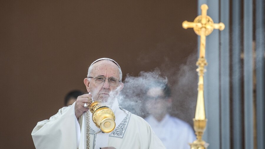 Fronleichnam mit Papst Franziskus / © Stefano dal Pozzolo (KNA)