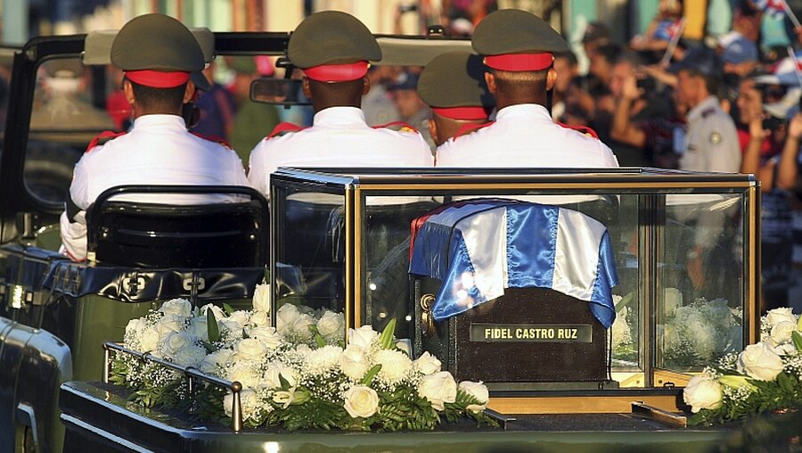 Beisetzung von Fidel Castro / © Alejandro Ernesto (dpa)