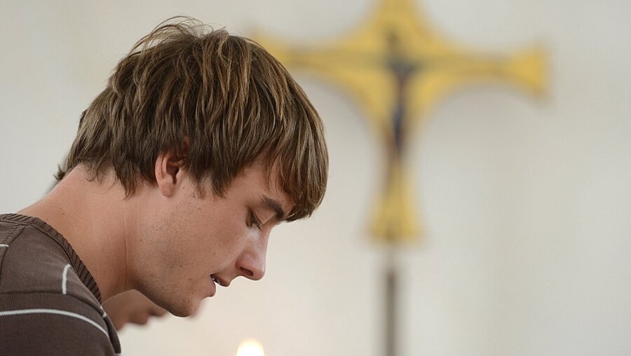 Seminaristen im Gebet / © Harald Oppitz (KNA)