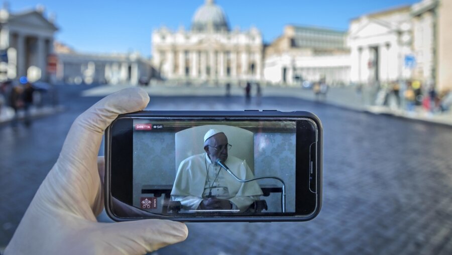 Auch die Generalaudienz des Papstes war nur per Live-Stream zu sehen / © Stefano Dal Pozzolo (KNA)