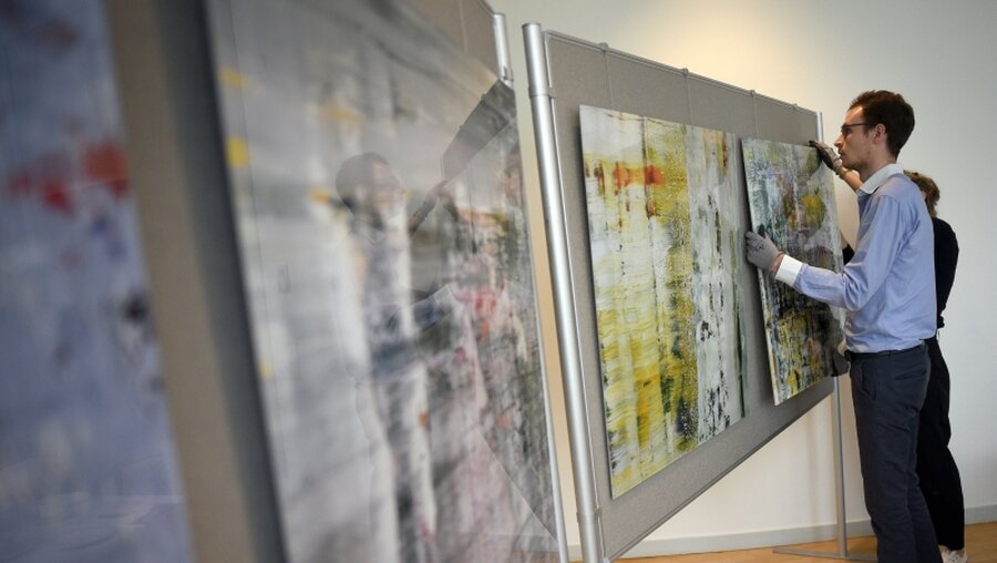 Gerhard Richter stiftet Bilder für Wohnungslosen-Fonds / © Henning Kaiser (dpa)