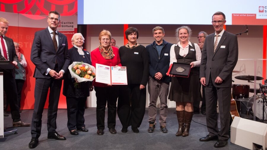 Gewinner in der Kategorie Elisabeth-Preis: Die Seniorentagesstätte SenTaBlu aus Bonn / © Barbara Bechtloff (CaritasStiftung im Erzbistum Köln)