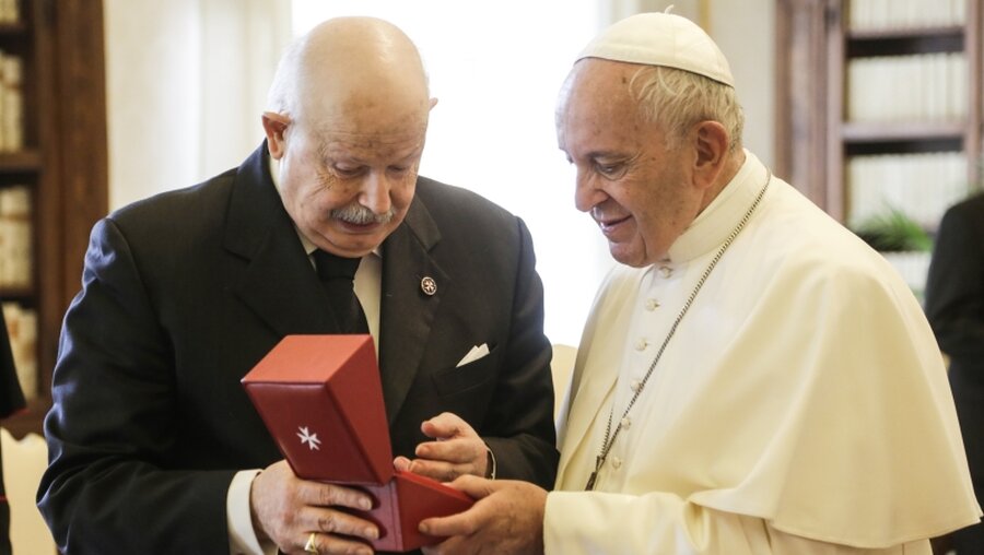 Giacomo Dalla Torre und Papst Franziskus / © Romano Siciliani (KNA)
