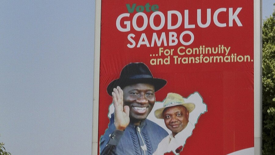Wahlplakat für Goodluck Jonathan, Präsident von Nigeria (dpa)