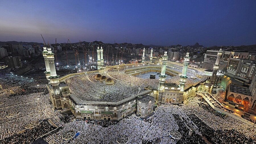 Große Moschee in Mekka / ©  Saudi Press Agency / Ho (dpa)