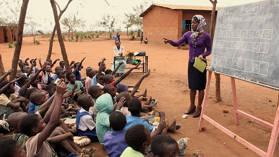 Grundschule in Malawi / © Govati Nyirenda/GPE (dpa)