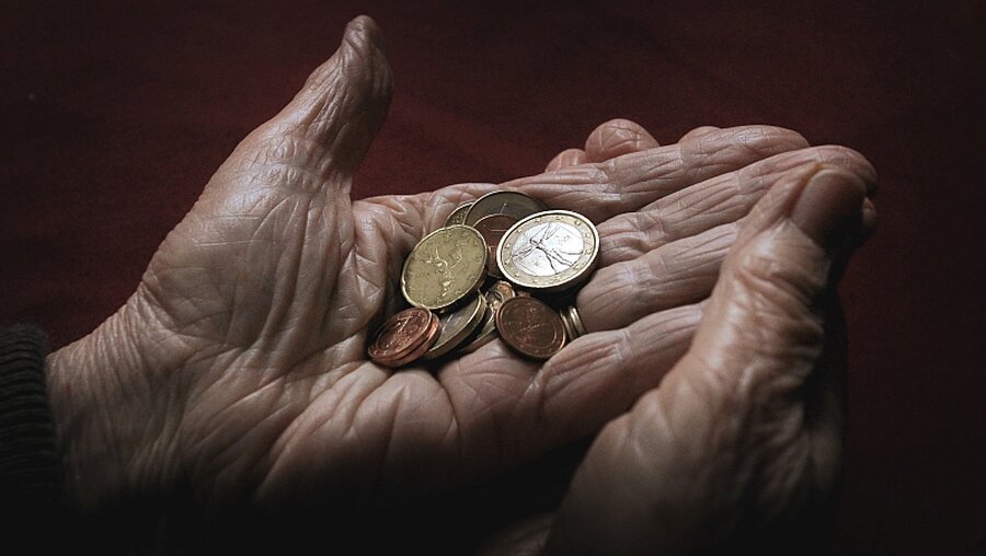 Wie alt man wird, hat auch mit Geld zu tun / © Karl-Josef Hildenbrand (dpa)
