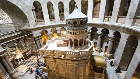 Blick auf die Grabkapelle in der Grabeskirche in Jerusalem / © Andrea Krogmann (KNA)