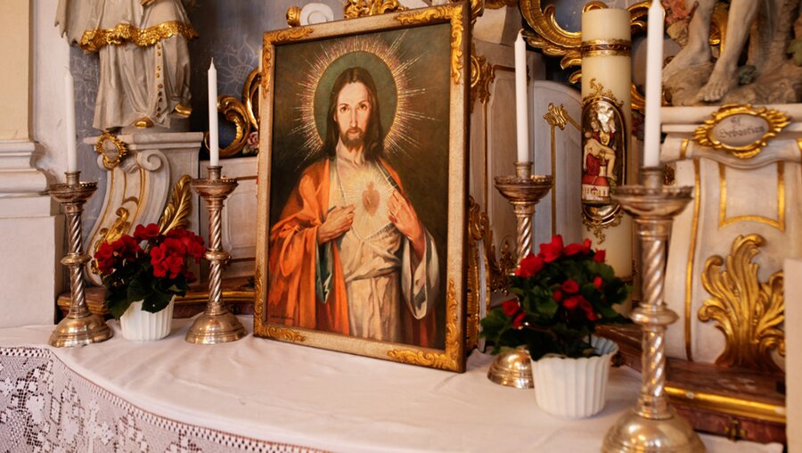 Darstellung des Heiligsten Herz Jesu / © Simon Koy (KNA)