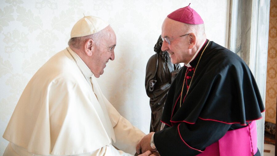 Bischof Felix Genn bei Papst Franziskus / © Romano Siciliani (KNA)