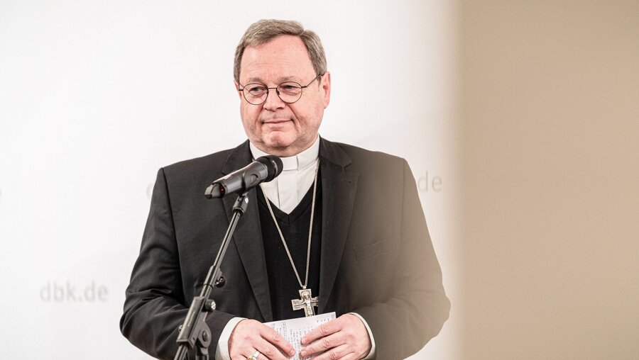 Georg Bätzing, Vorsitzender der Deutschen Bischofskonferenz / © Dominik Wolf (KNA)