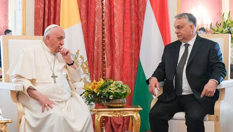 Papst Franziskus und Viktor Orban, Ministerpräsident von Ungarn / © Vatican Media/Romano Siciliani (KNA)