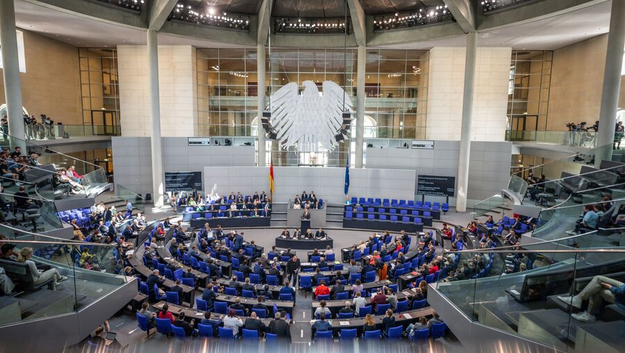 Bundestag beschließt Sondervermögen für die Bundeswehr / © Michael Kappeler (dpa)