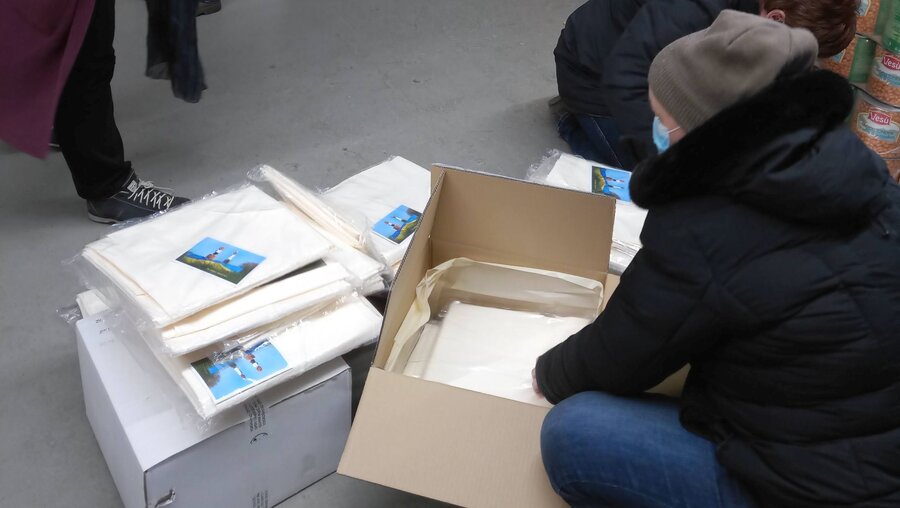 500 Body Bags werden von Bochum-Donezk e.V. am Donnerstag in die Ukraine geliefert  (privat)