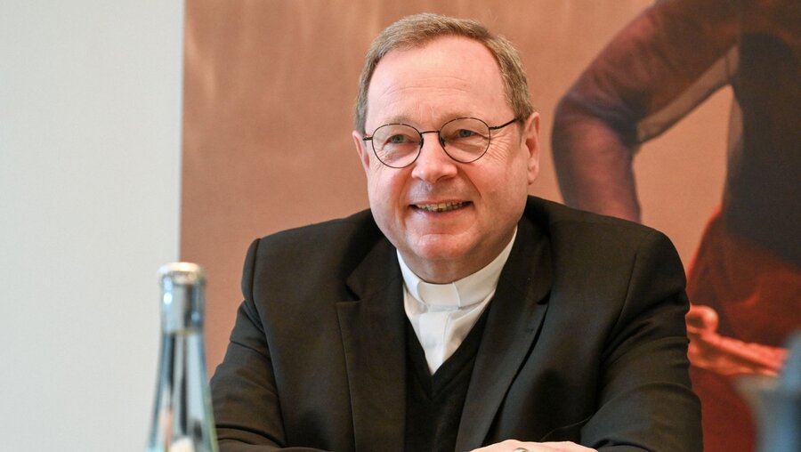 Georg Bätzing, Bischof von Limburg und Vorsitzender der Deutschen Bischofskonferenz (DBK) / © Harald Oppitz (KNA)