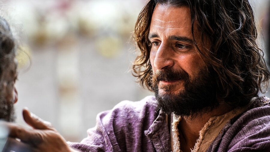 Jonathan Roumie in der Rolle des Jesus in der Serie: The Chosen. (Bibel TV)