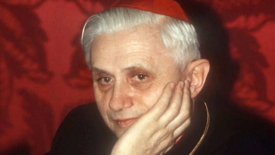 Joseph Kardinal Ratzinger im Jahr 1984 / © Ernst Herb (KNA)