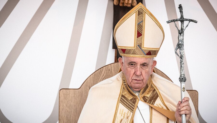 Papst Franziskus am 25. September 2022 in Matera / © Cristian Gennari (KNA)
