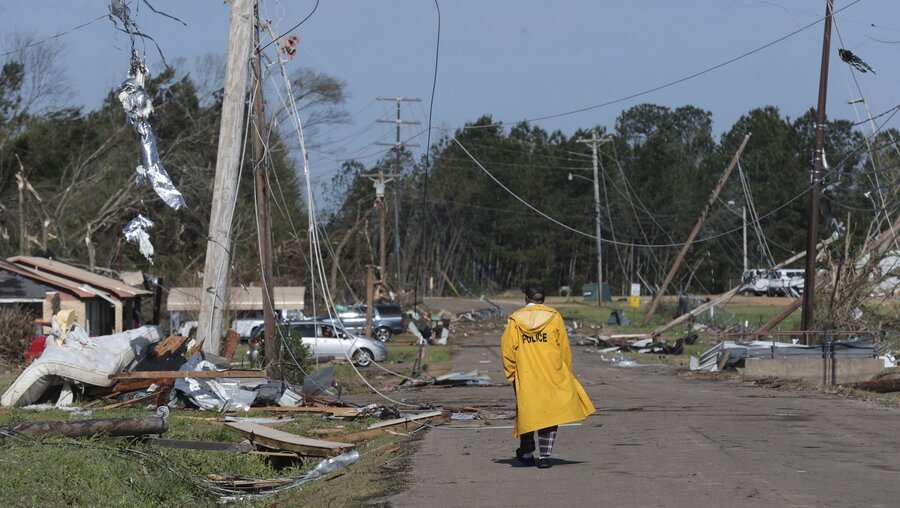 Heftige Stürme haben im südlichen US-Bundesstaat Mississippi vielen Menschen das Leben gekostet. / © Thomas Wells/The Northeast Mississippi Daily Journal/AP (dpa)
