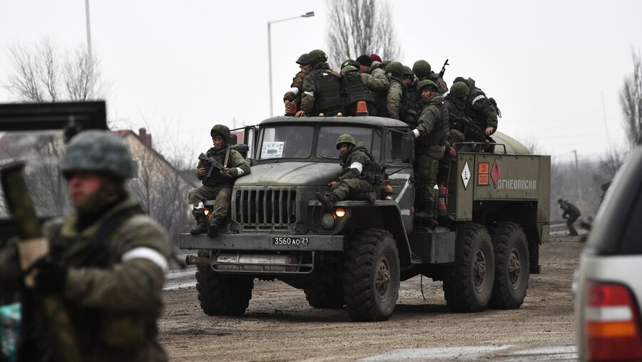 Russische Truppen in Armjansk / © Konstantin Mihalchevskiy/Sputnik (dpa)