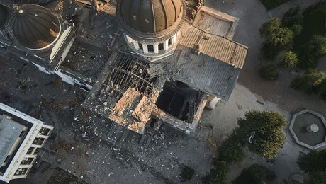 Die Verklärungskathedrale von Odessa ist nach Raketenangriffen stark beschädigt. (dpa)