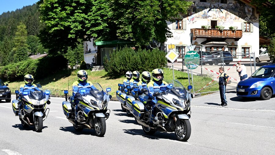 Polizei-Motorradstaffel übt vor Beginn des G7-Gipfels in Elmau / © Angelika Warmuth (dpa)