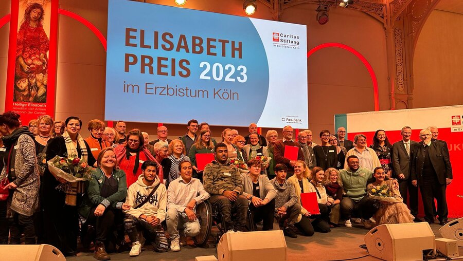 Die Preisträgerinnen und Preisträger des Elisabethpreises 2023 im Erzbistum Köln  / © Alex Foxius (DR)