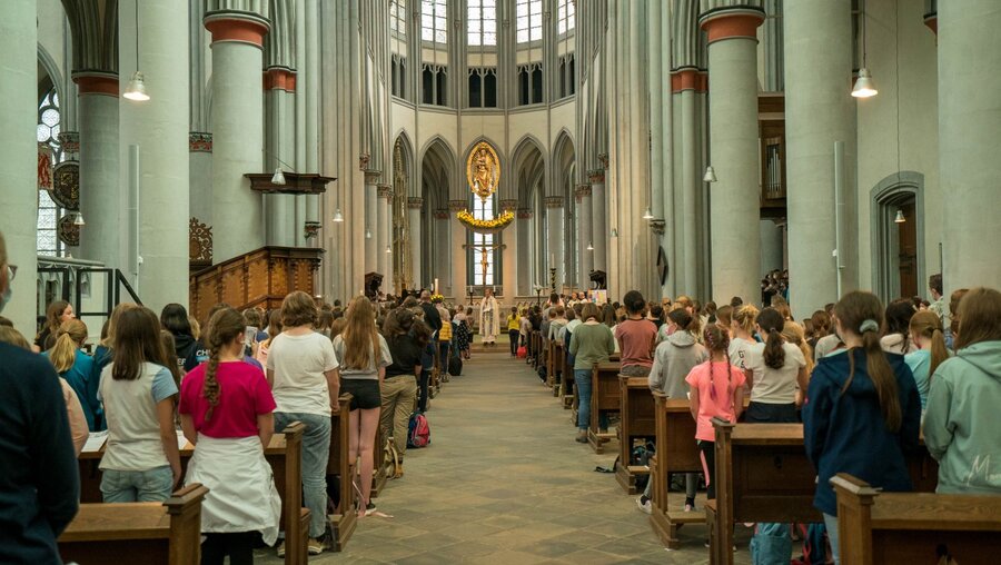 Eröffnung der Schulwallfahrt durch Kardinal Woelki (Erzbistum Köln)