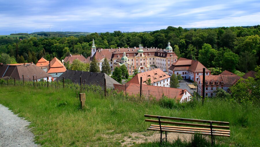 Blick auf das Kloster Sankt Marienthal im Dreiländereck Deutschland, Tschechien, Polen (shutterstock)