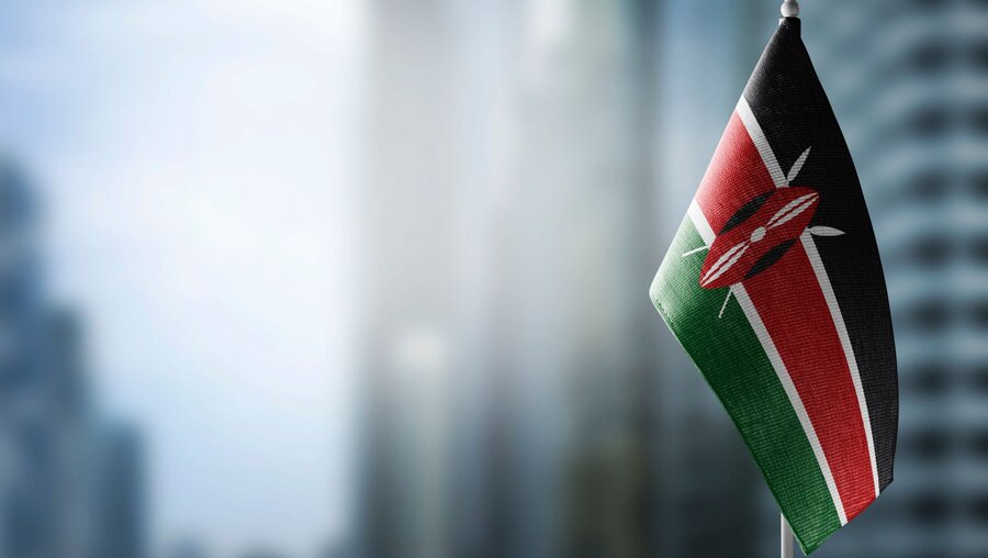 Eine kenianische Flagge / © BUTENKOV ALEKSEI (shutterstock)