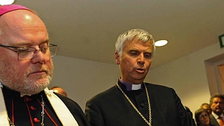2010 Gastgeber des ökumenischen Kirchentags: Erzbischof Marx und Bischof Friedrich (KNA)