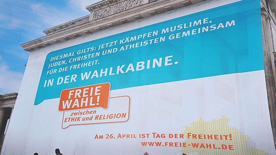 Berlin: Start der Kampagne "Pro Reli" (epd)