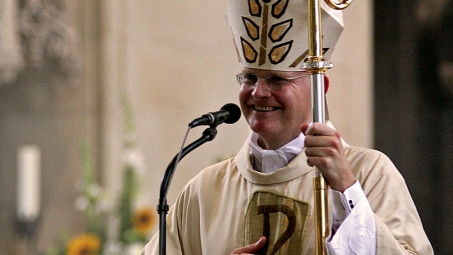 Franz-Josef Overbeck bei seiner Bischofsweihe am 01. September 2007 (KNA)