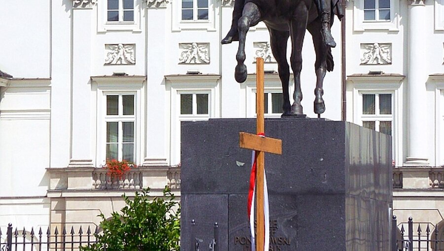 Warschau: Das Kreuz steht nicht mehr vor dem Palast (epd)