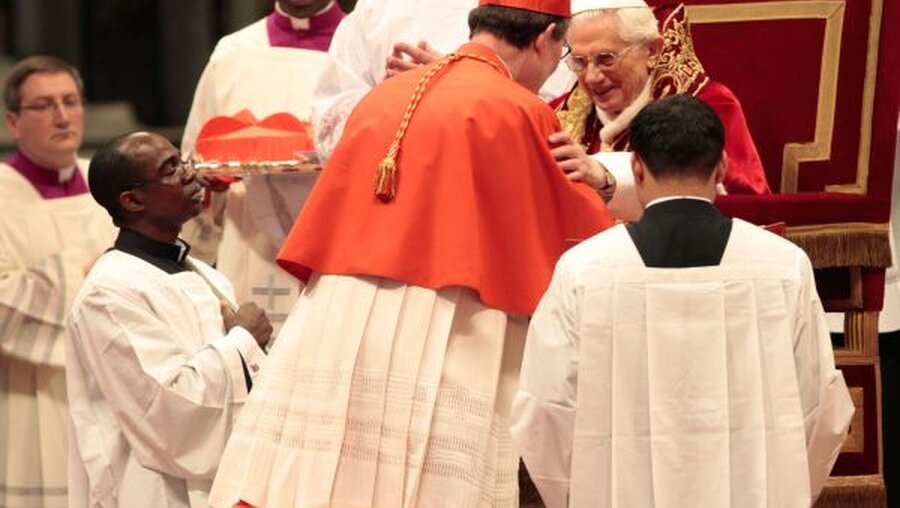 Papst Benedikt XVI. kreiert Erzbischof Woelki zum Kardinal (KNA)