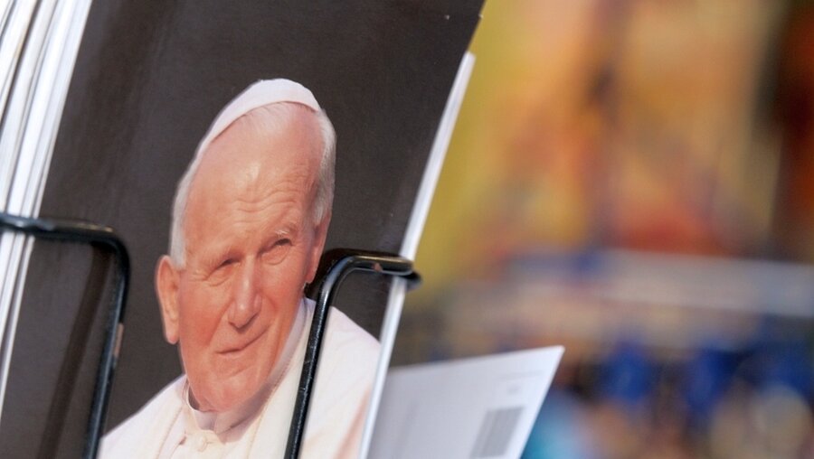 Er führte die Kirche ins 21. Jahrhundert: Papst Johannes Paul II. (DR)
