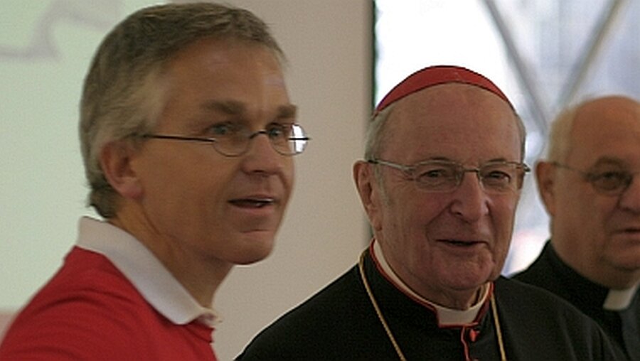 Ingo Brüggenjürgen (li.) mit Joachim Kardinal Meisner (DR)